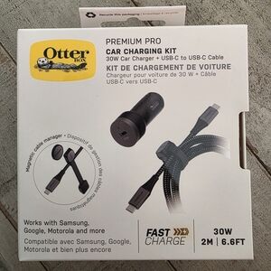 Otterbox Premium Pro 30W 2M/6.6FT USB-C to USB-C Car Charging Kit - New
